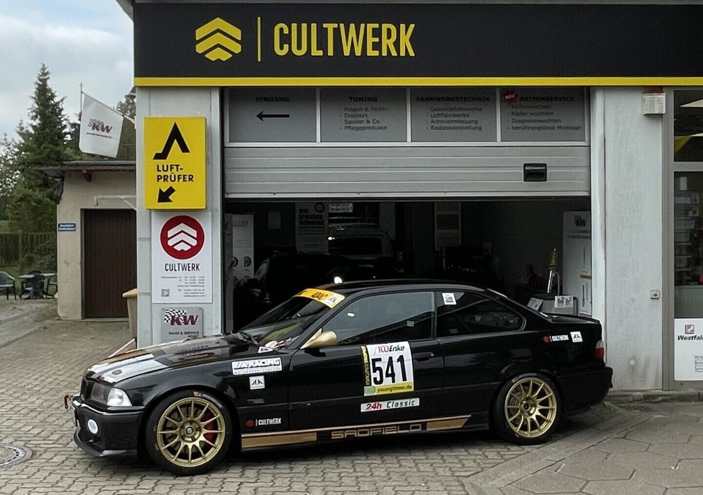 Bild zeigt einen BMW E36 M3 Rennfertig für die Youngtimer Trophy